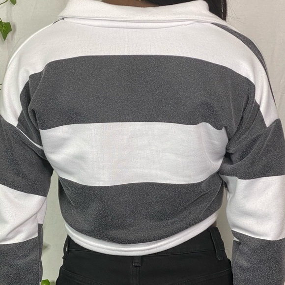 PLT POLO LONG SLEEVE CROP TOP - Picture 4 of 4